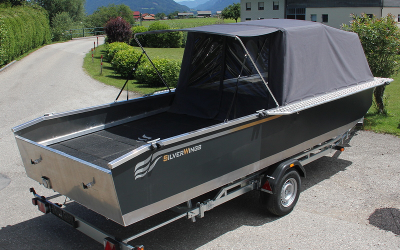 SilverCarp Zelt mit Vordach von hinten